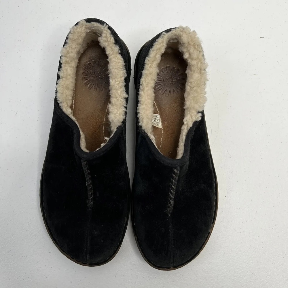 UGG Shoes Bettey Black Suede Shearling Clogs Fur Slip On Mules Size 7